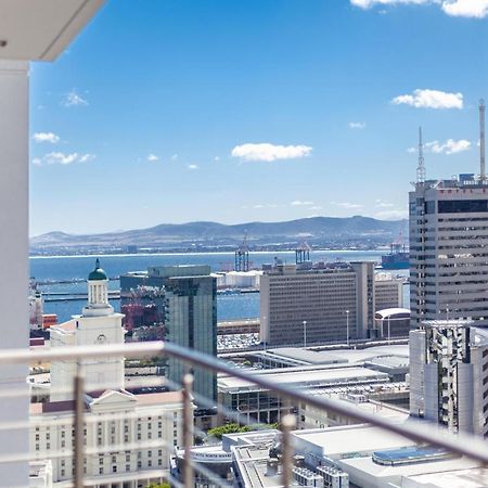 Luxurious 16 On Bree Studio Apartment - Harbour Views เคปทาวน์ ภายนอก รูปภาพ