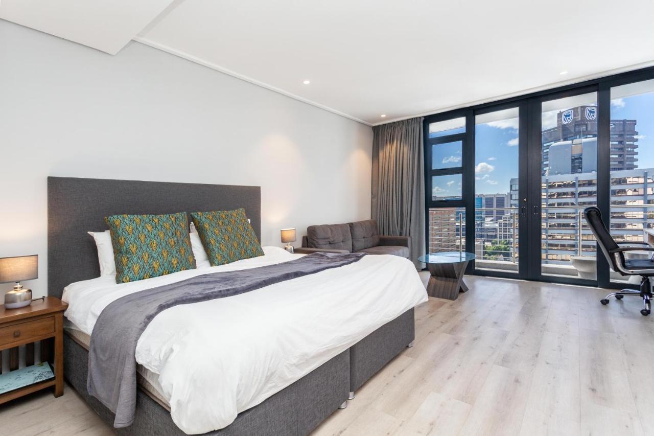 Luxurious 16 On Bree Studio Apartment - Harbour Views เคปทาวน์ ภายนอก รูปภาพ