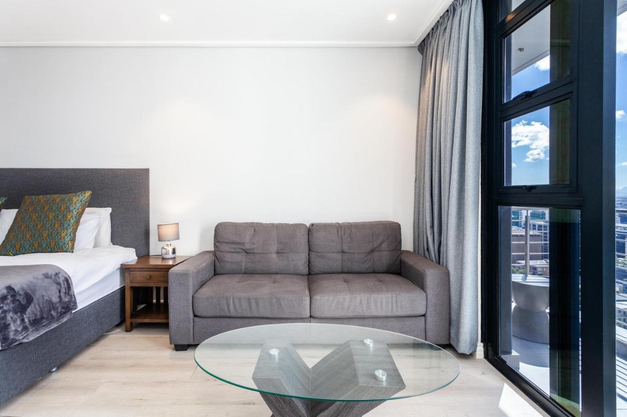 Luxurious 16 On Bree Studio Apartment - Harbour Views เคปทาวน์ ภายนอก รูปภาพ
