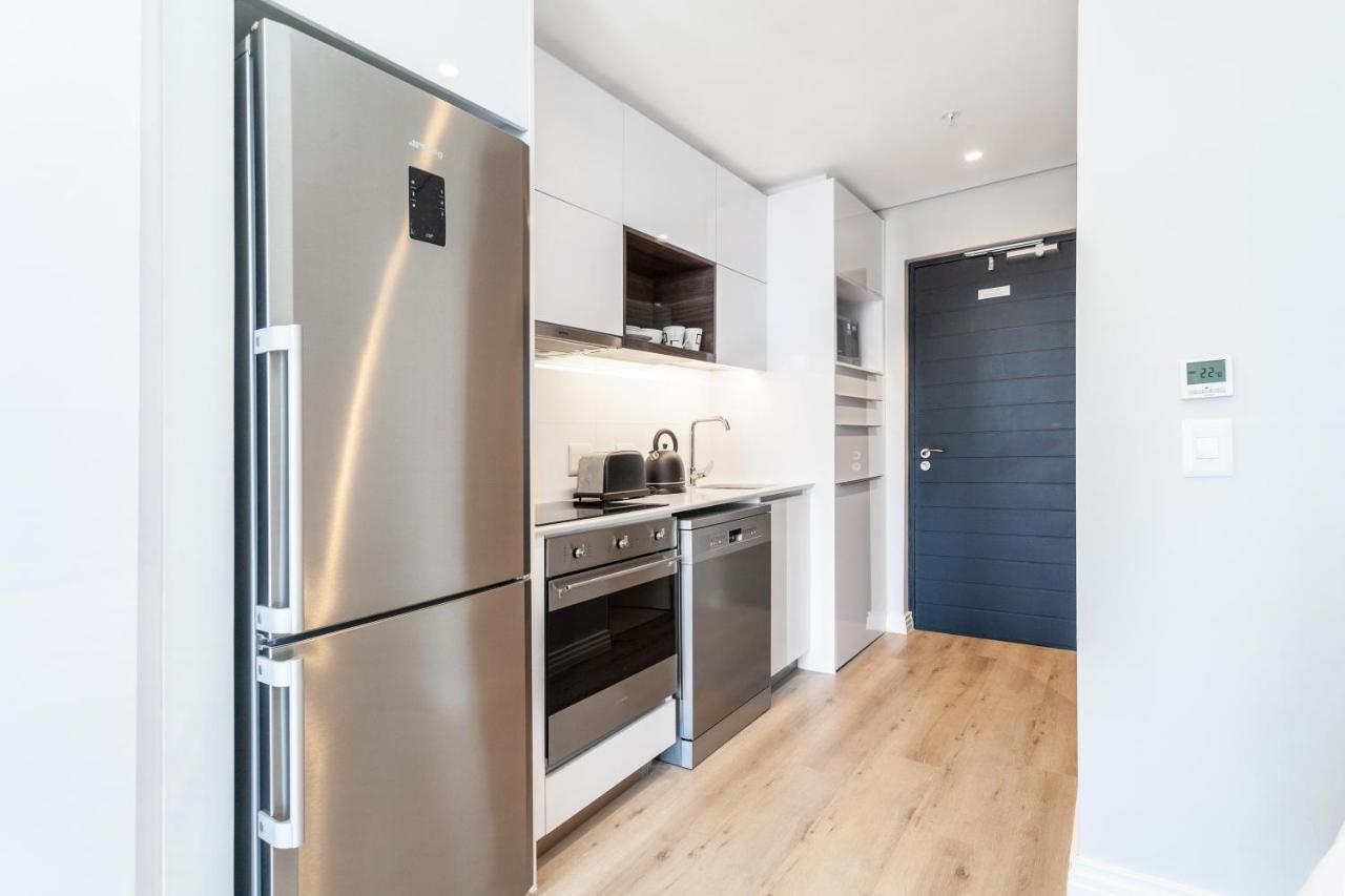 Luxurious 16 On Bree Studio Apartment - Harbour Views เคปทาวน์ ภายนอก รูปภาพ