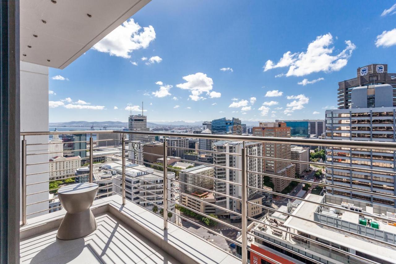 Luxurious 16 On Bree Studio Apartment - Harbour Views เคปทาวน์ ภายนอก รูปภาพ